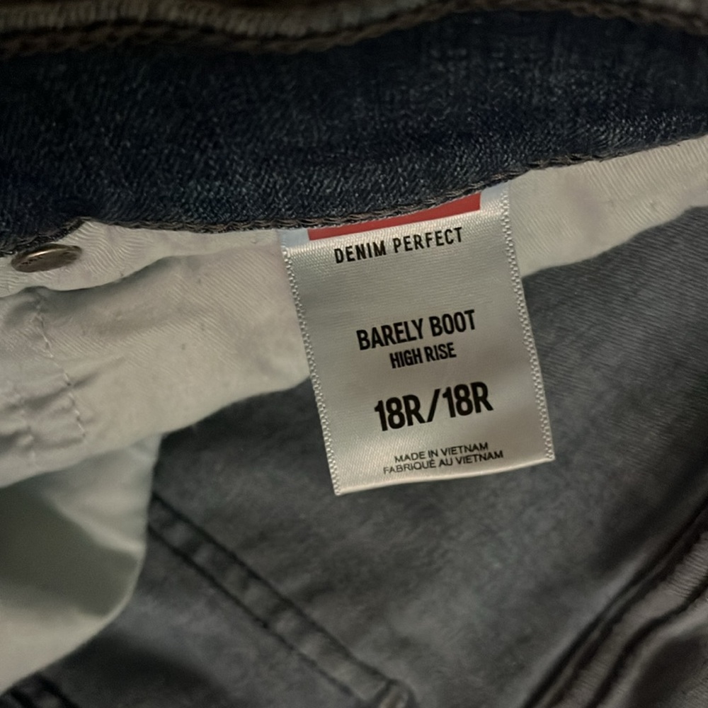 Barely Boot High Rise jeans - Picture 3 of 6